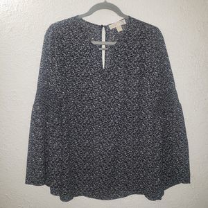 Michael Kors Sz M Blouse Top Black/Gray Pattern Bell Sleeves Chiffon Lightweight
